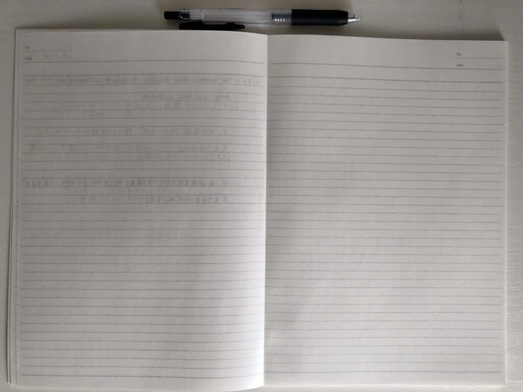 広い広いキャンパスノート見開き